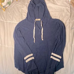 women’s hollister lightweight “hoodie”
